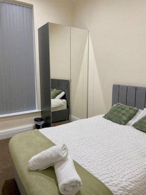 Luxury 2 Bedroom Suite City Centre Next To University
